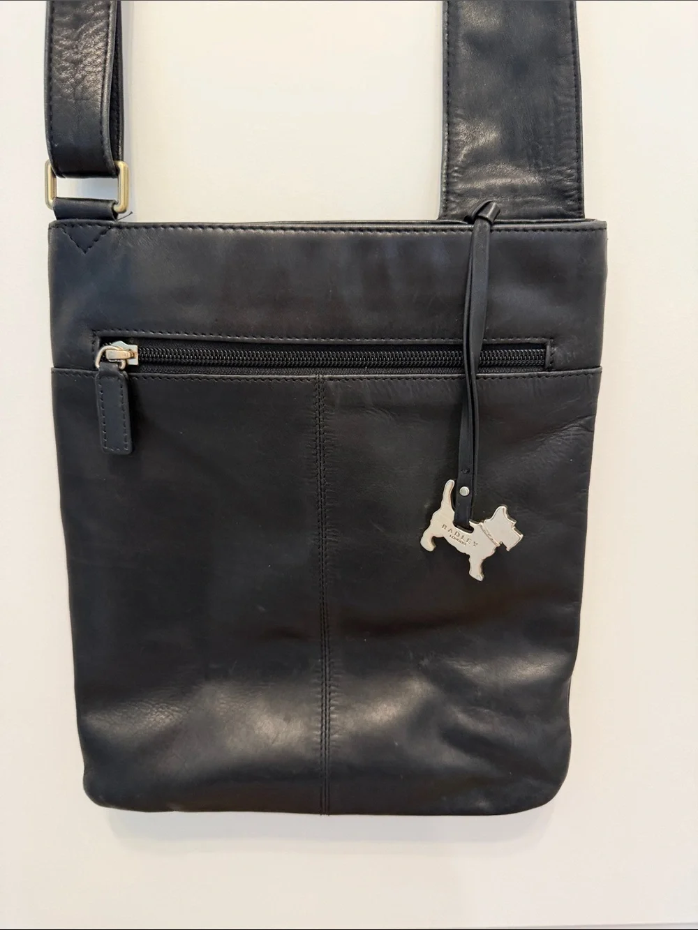 RADLEY LONDON Black Leather Crossbody Adjustable Strap and Scottie Dog Charm